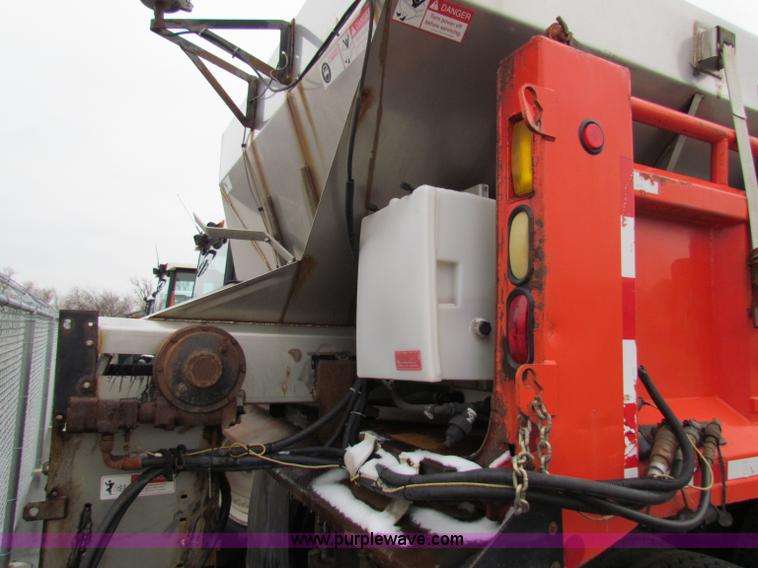 image for item B7075 1999 International 4900 tandem axle dump truck