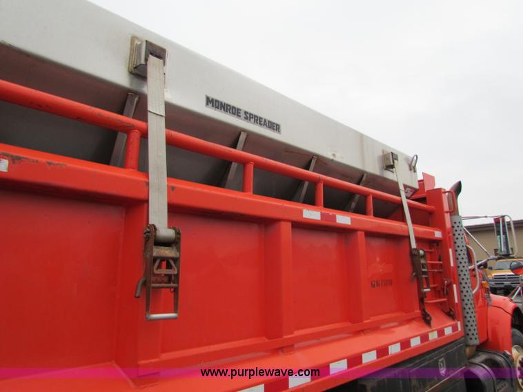 image for item B7075 1999 International 4900 tandem axle dump truck