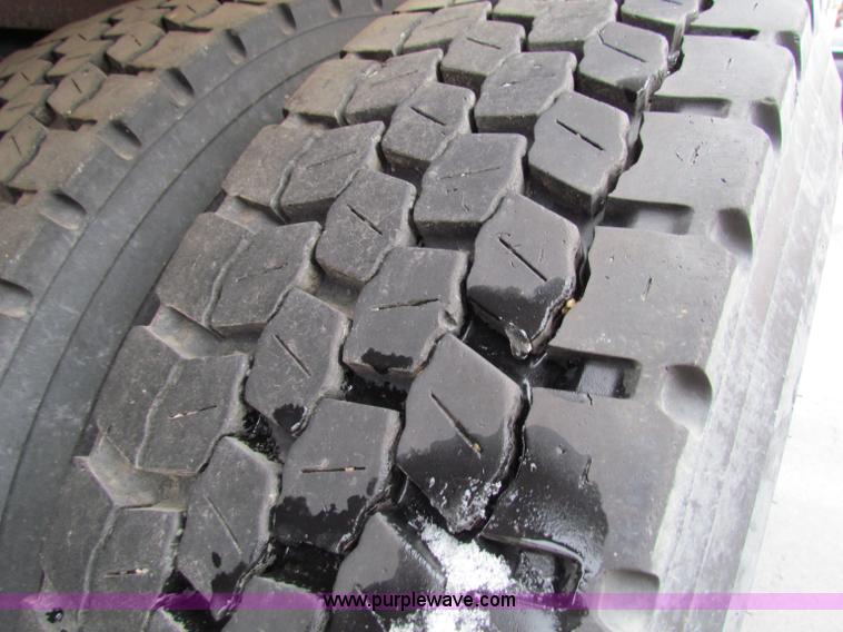 image for item B7075 1999 International 4900 tandem axle dump truck