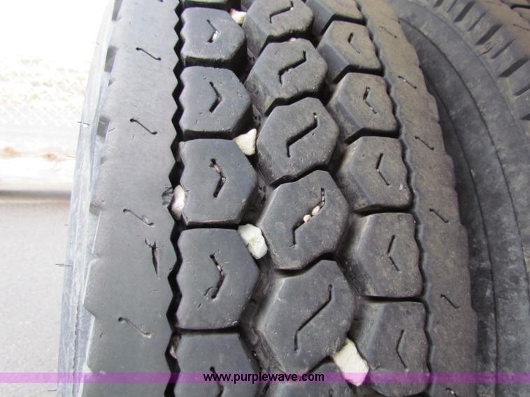 image for item B7075 1999 International 4900 tandem axle dump truck