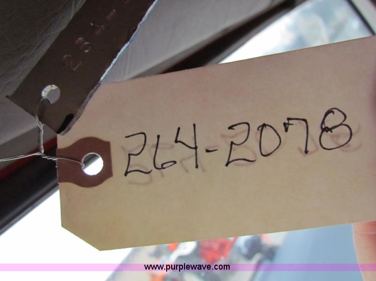 image for item B7075 1999 International 4900 tandem axle dump truck