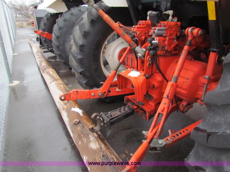 image for item B7076 1997 New Holland 6640SL tractor