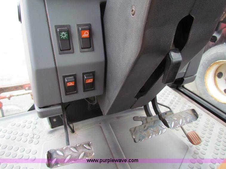 image for item B7076 1997 New Holland 6640SL tractor