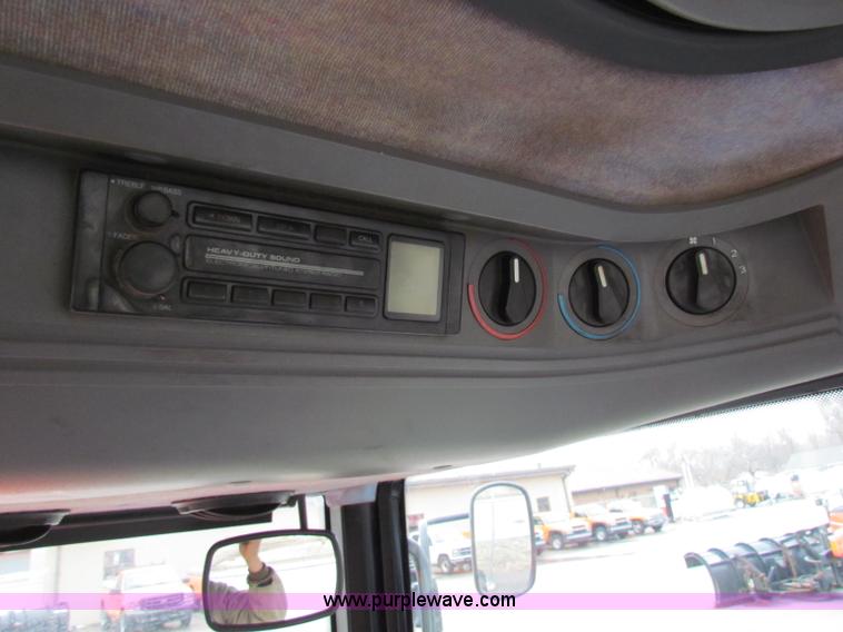 image for item B7078 1997 New Holland 6640SL tractor