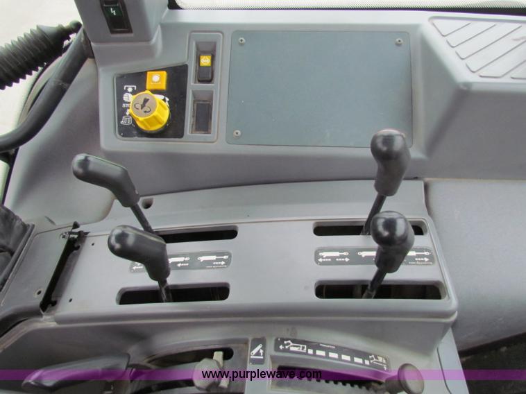 image for item B7079 1997 New Holland 6640SL tractor