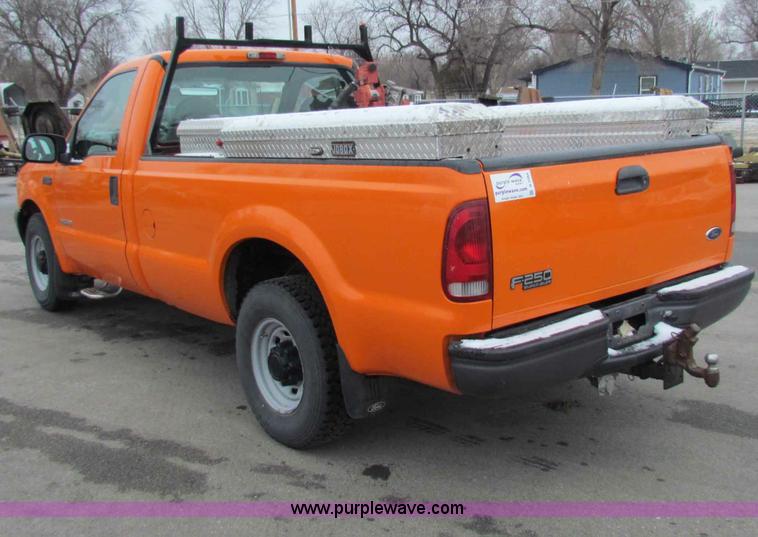 image for item B7084 2003 Ford F250 XL pickup truck