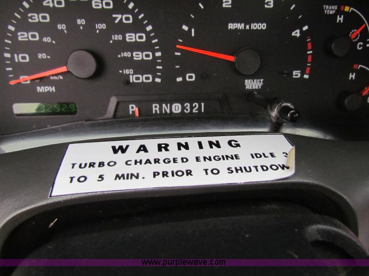 image for item B7084 2003 Ford F250 XL pickup truck