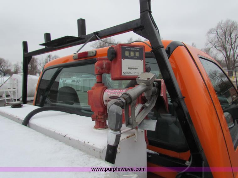 image for item B7084 2003 Ford F250 XL pickup truck