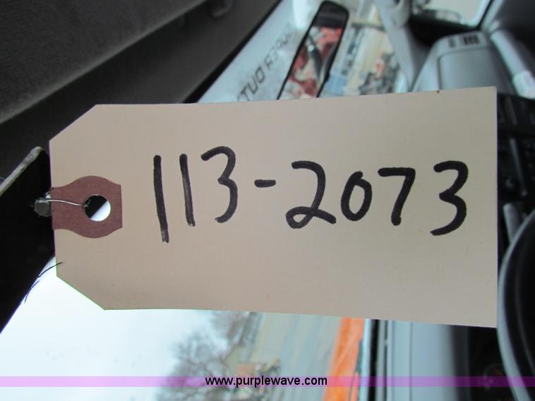 image for item B7084 2003 Ford F250 XL pickup truck