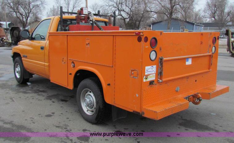 image for item B7085 2001 Dodge Ram 2500 pickup truck