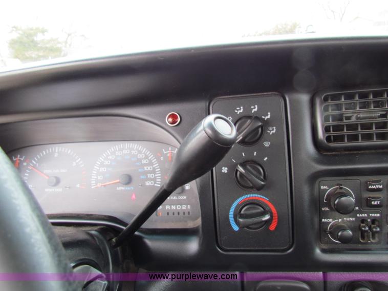 image for item B7085 2001 Dodge Ram 2500 pickup truck