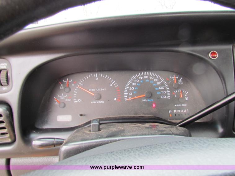 image for item B7085 2001 Dodge Ram 2500 pickup truck