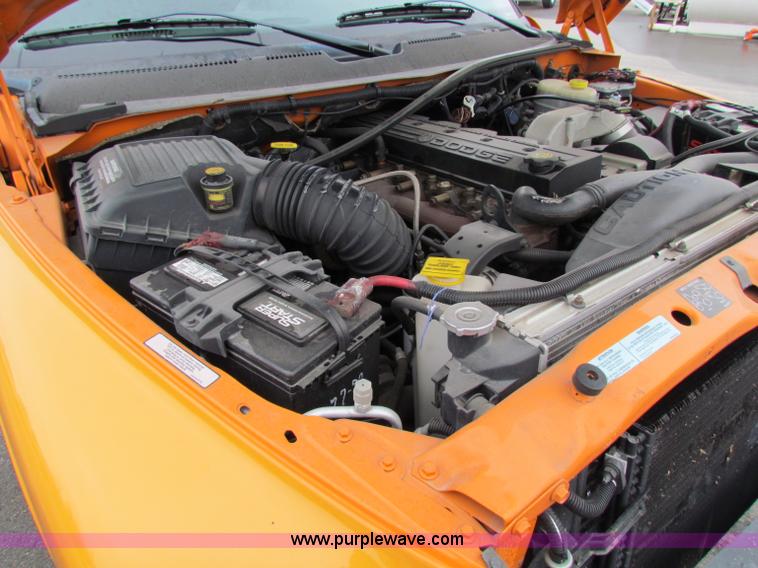 image for item B7085 2001 Dodge Ram 2500 pickup truck