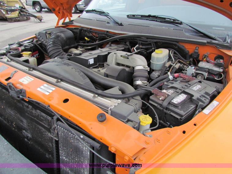 image for item B7085 2001 Dodge Ram 2500 pickup truck