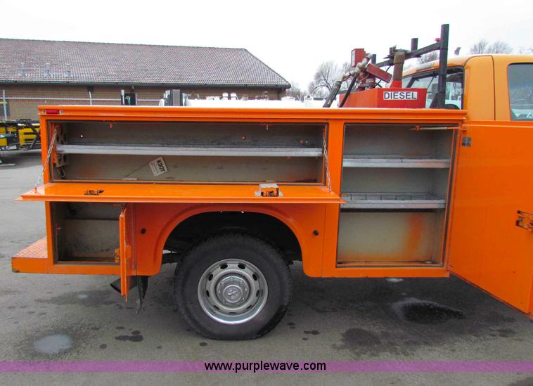 image for item B7085 2001 Dodge Ram 2500 pickup truck