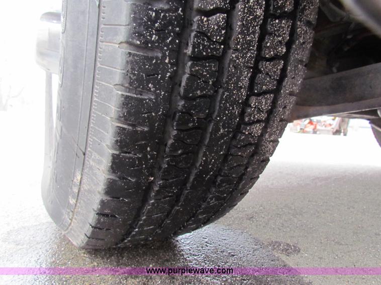 image for item B7085 2001 Dodge Ram 2500 pickup truck
