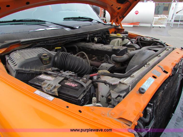 image for item B7086 2001 Dodge Ram 2500 pickup truck