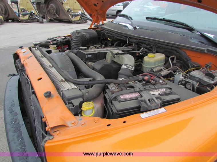 image for item B7086 2001 Dodge Ram 2500 pickup truck