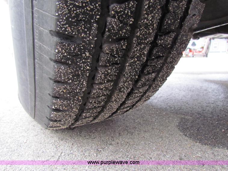 image for item B7086 2001 Dodge Ram 2500 pickup truck