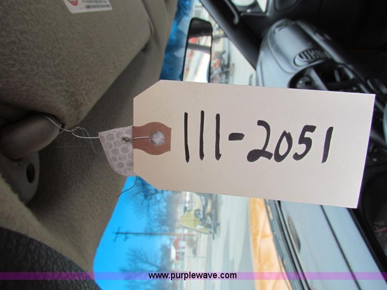 image for item B7086 2001 Dodge Ram 2500 pickup truck