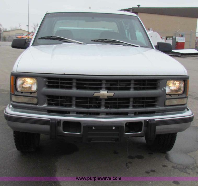 image for item B7087 1996 Chevrolet C3500 crew cab pickup truck