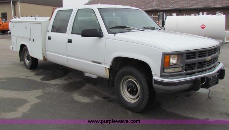 image for item B7087 1996 Chevrolet C3500 crew cab pickup truck