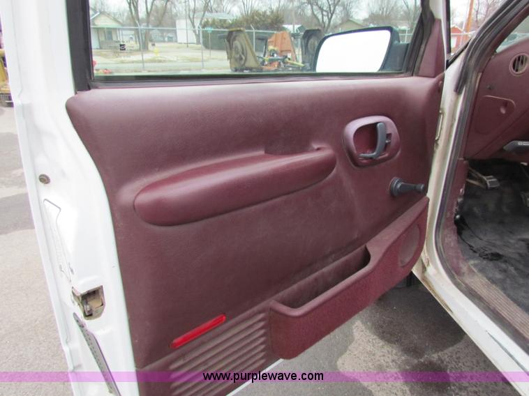 image for item B7087 1996 Chevrolet C3500 crew cab pickup truck