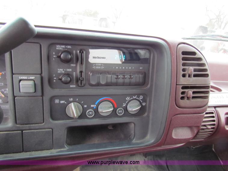 image for item B7087 1996 Chevrolet C3500 crew cab pickup truck