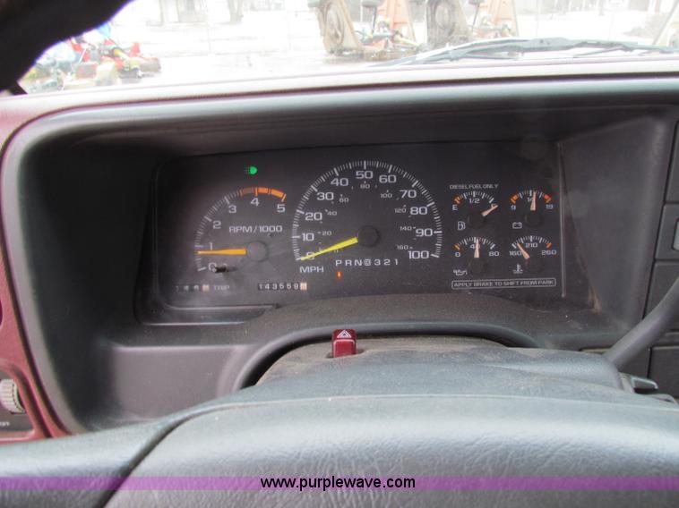 image for item B7087 1996 Chevrolet C3500 crew cab pickup truck