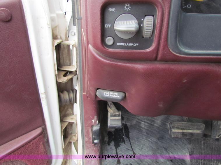 image for item B7087 1996 Chevrolet C3500 crew cab pickup truck