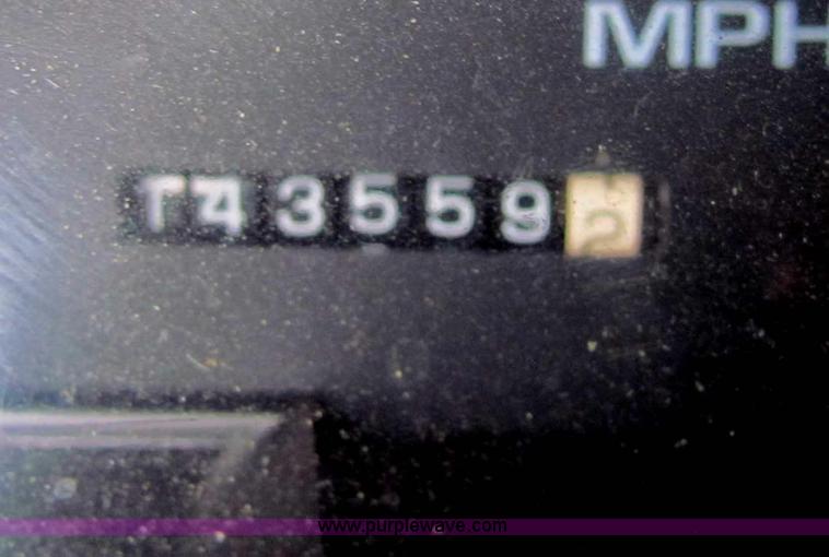 image for item B7087 1996 Chevrolet C3500 crew cab pickup truck