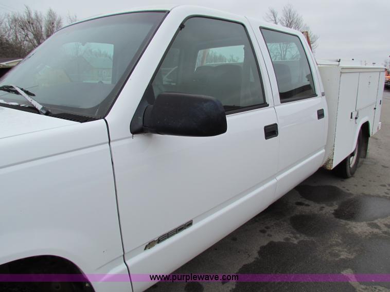image for item B7087 1996 Chevrolet C3500 crew cab pickup truck