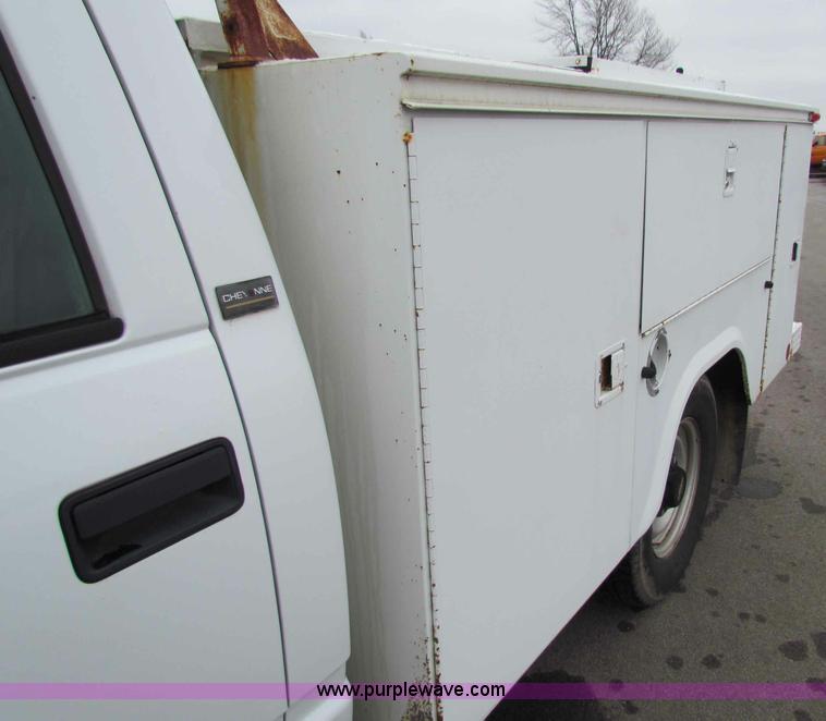 image for item B7087 1996 Chevrolet C3500 crew cab pickup truck