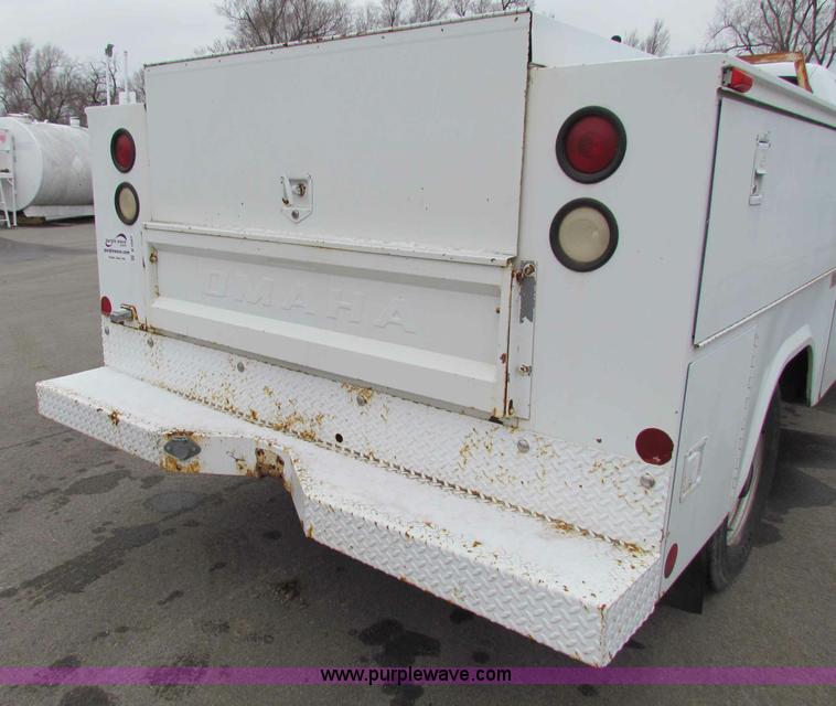 image for item B7087 1996 Chevrolet C3500 crew cab pickup truck