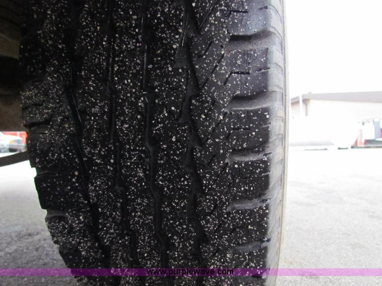 image for item B7087 1996 Chevrolet C3500 crew cab pickup truck