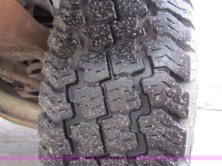 image for item B7087 1996 Chevrolet C3500 crew cab pickup truck