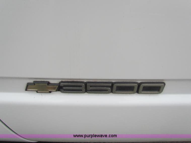 image for item B7087 1996 Chevrolet C3500 crew cab pickup truck