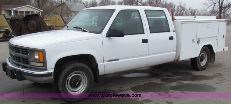 image for item B7087 1996 Chevrolet C3500 crew cab pickup truck
