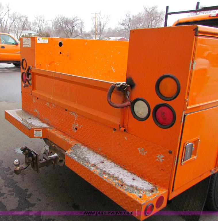 image for item B7088 2002 Chevrolet C2500HD pickup truck