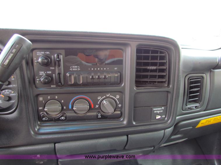 image for item B7088 2002 Chevrolet C2500HD pickup truck