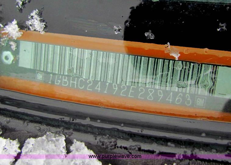 image for item B7088 2002 Chevrolet C2500HD pickup truck