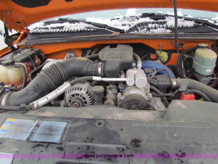 image for item B7088 2002 Chevrolet C2500HD pickup truck