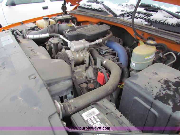 image for item B7088 2002 Chevrolet C2500HD pickup truck