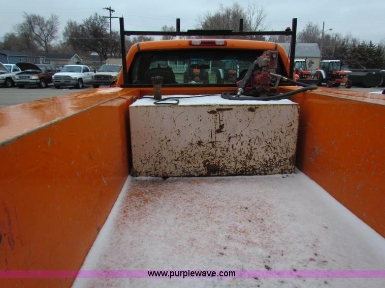 image for item B7088 2002 Chevrolet C2500HD pickup truck