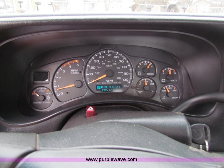 image for item B7089 2002 Chevrolet Silverado C2500HD pickup truck