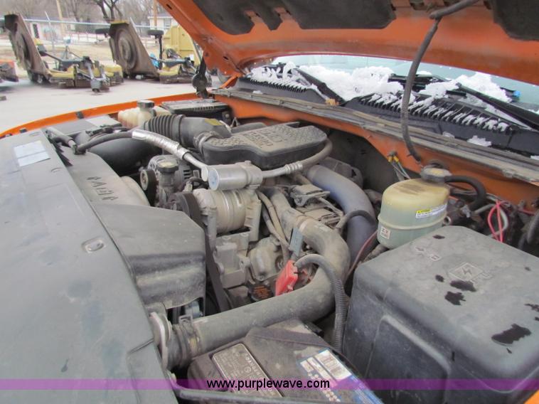 image for item B7089 2002 Chevrolet Silverado C2500HD pickup truck