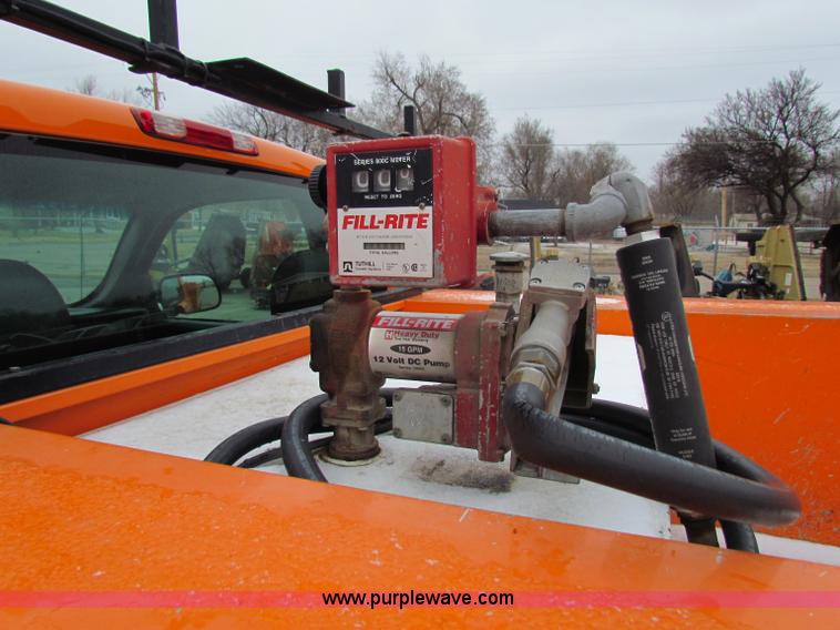 image for item B7089 2002 Chevrolet Silverado C2500HD pickup truck