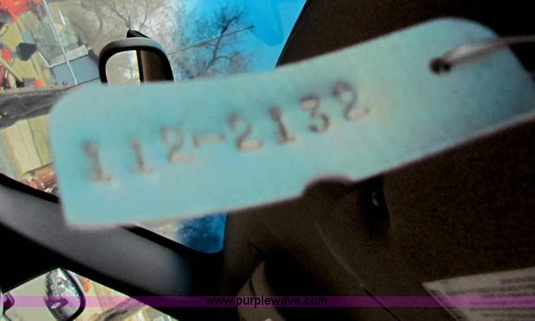 image for item B7089 2002 Chevrolet Silverado C2500HD pickup truck