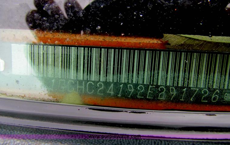 image for item B7090 2002 Chevrolet Silverado C2500HD pickup truck