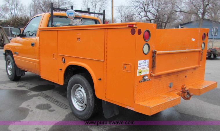 image for item B7091 2001 Dodge Ram 2500HD pickup truck